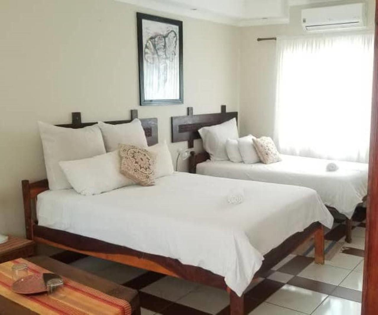 Guest House Bavaria Rundu Buitenkant foto