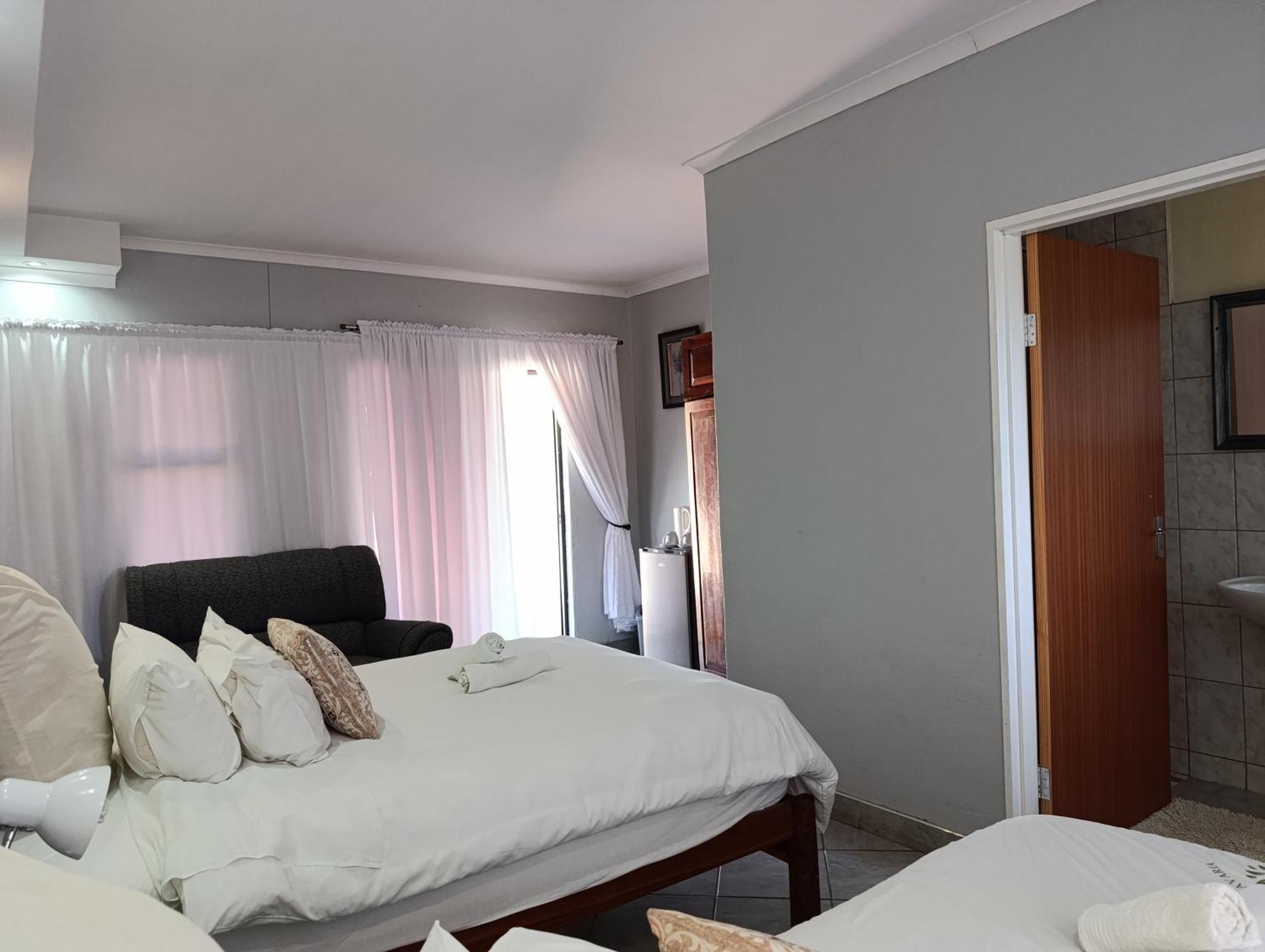 Guest House Bavaria Rundu Buitenkant foto