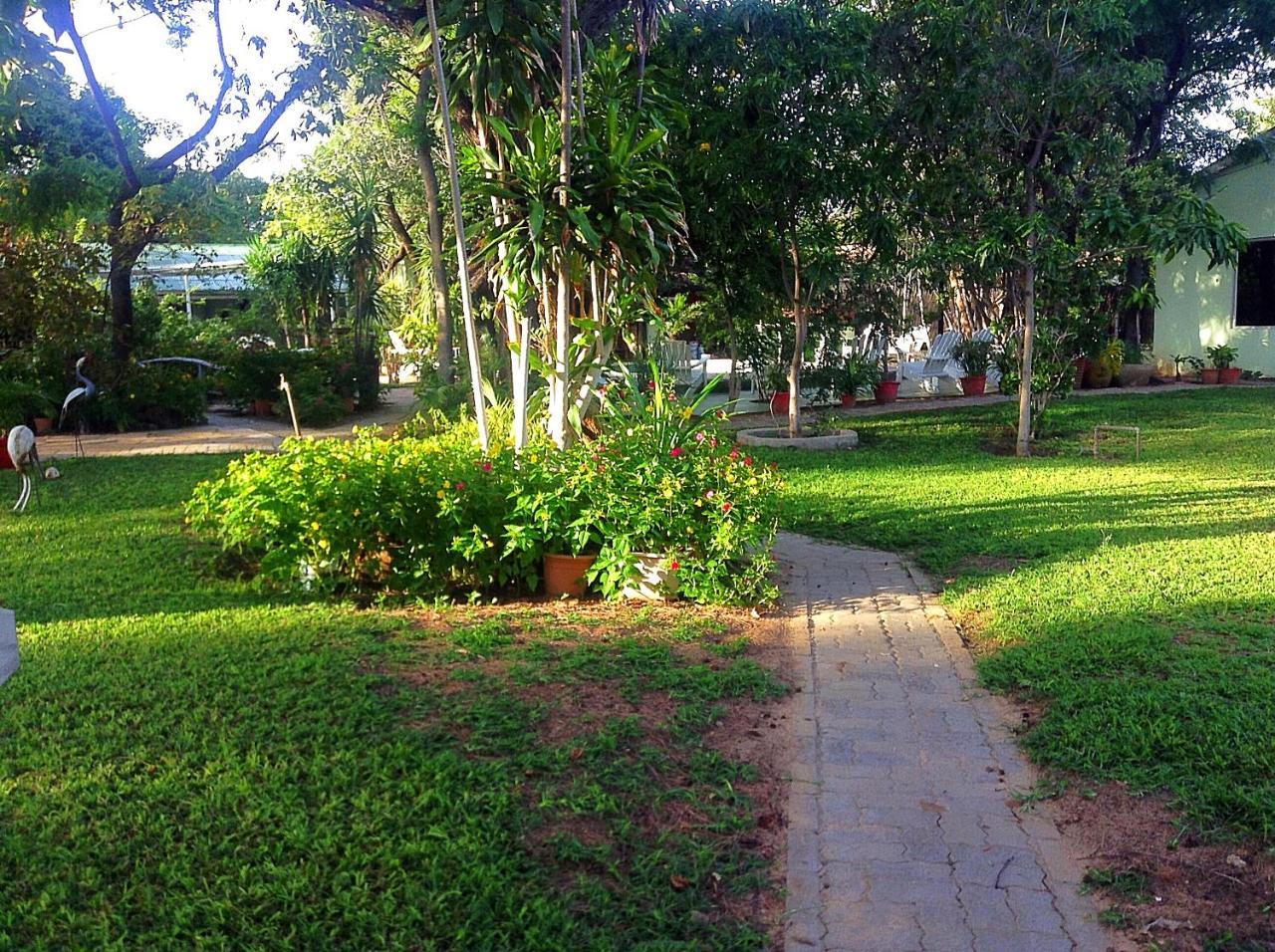 Guest House Bavaria Rundu Buitenkant foto